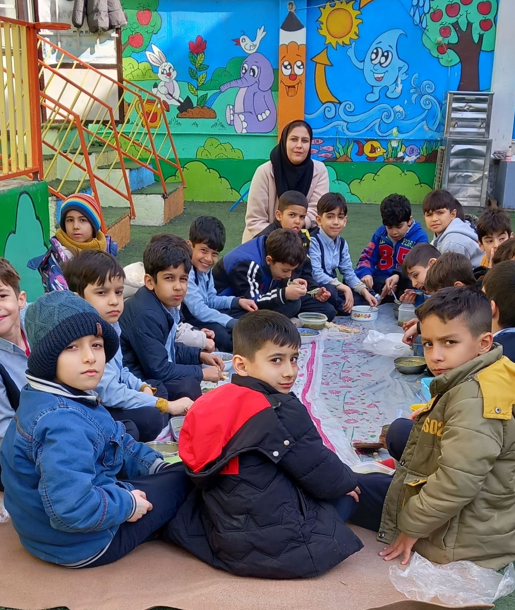 جشن انقلاب پذیرایی آش